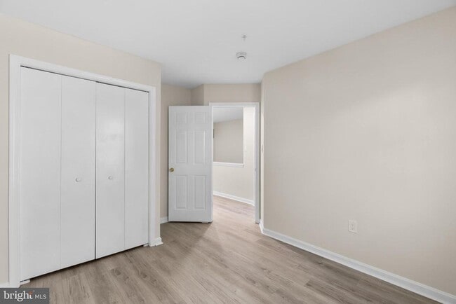 Building Photo - 111 Cavenrock Ct