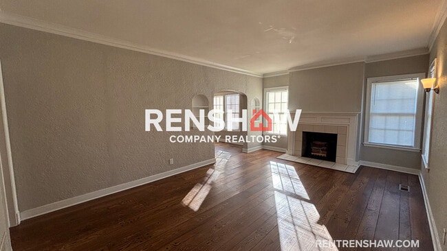 Building Photo - 2377 Jackson Ave