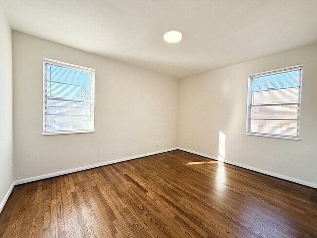 Building Photo - The Pointe at Willmore Park