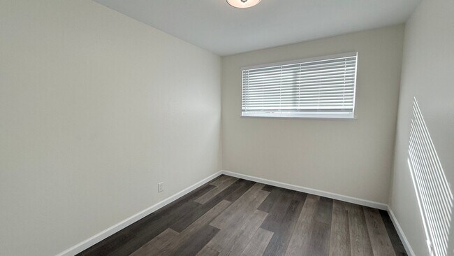 Building Photo - 14723 Martell Ave