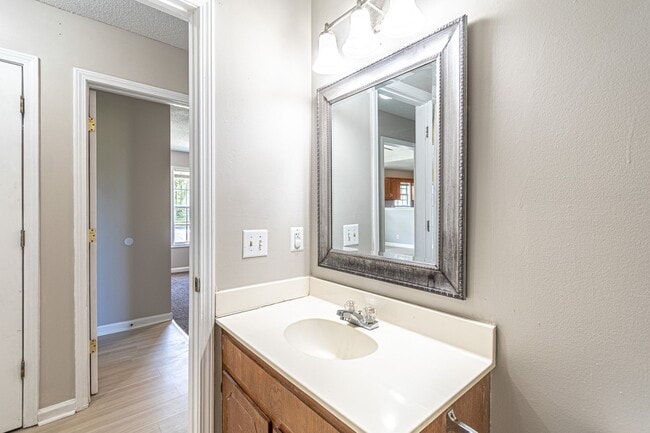 Building Photo - 1811 Harbor Dr