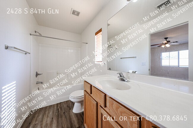 Building Photo - 2428 S 84th Gln