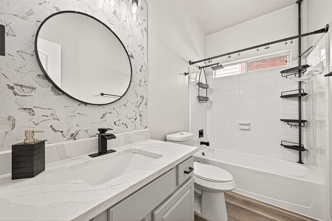 Building Photo - 19343 Dickson Park Dr