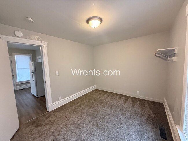 Building Photo - 301 E Nora Ave