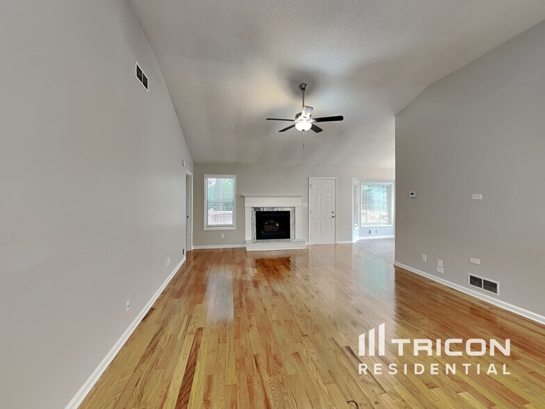 Building Photo - 118 Valleydale Dr