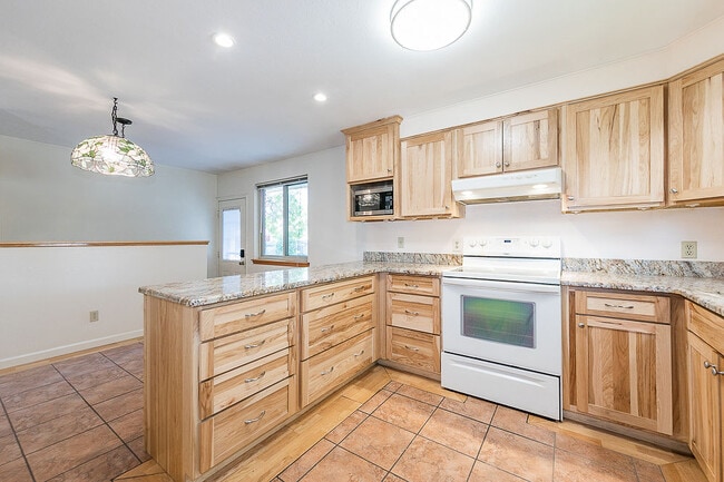 Building Photo - 7420 Webster St