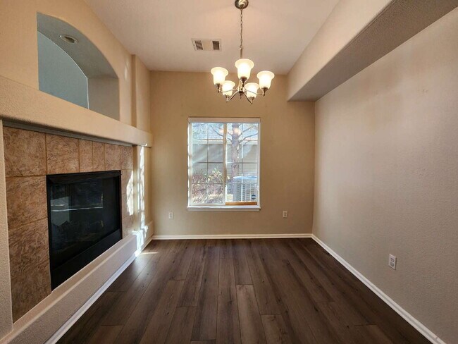 Building Photo - Spacious Two-Suite Townhome With Garage, Fireplace And Community Pool