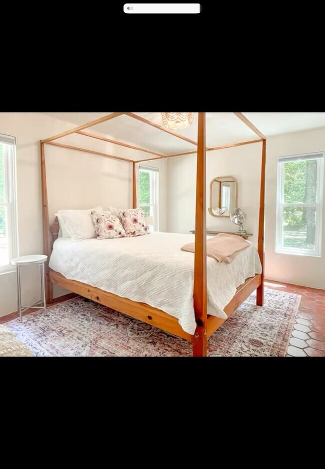 Building Photo - 758 RSCR 1490 Point - Furnished Home