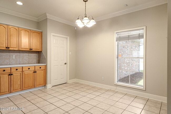 Building Photo - 133 Herlil Cir