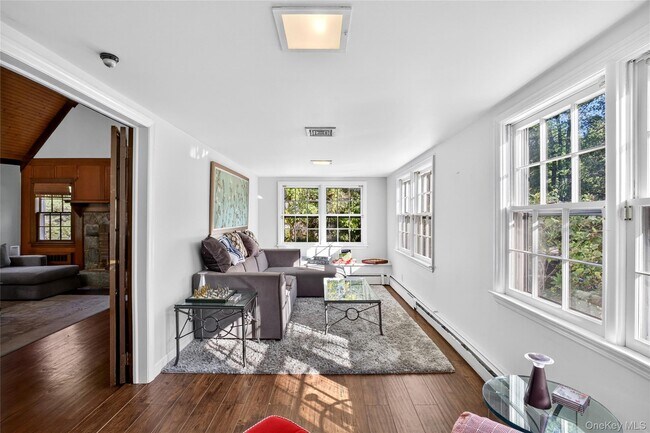 Building Photo - 6 Raven Way