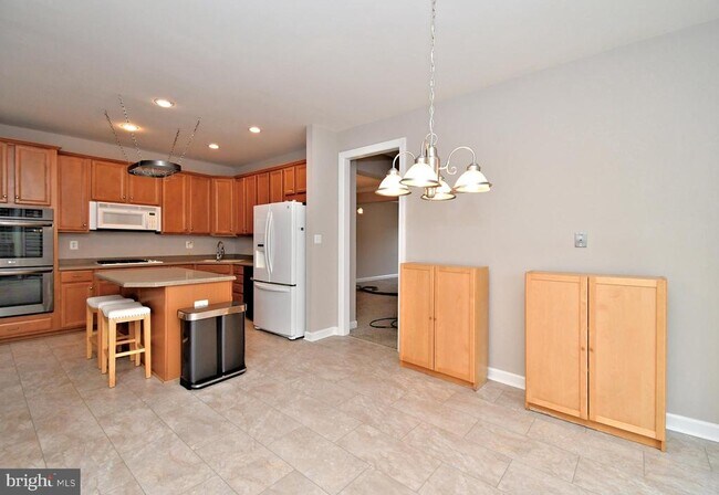 Building Photo - 2304 Lennon Ln