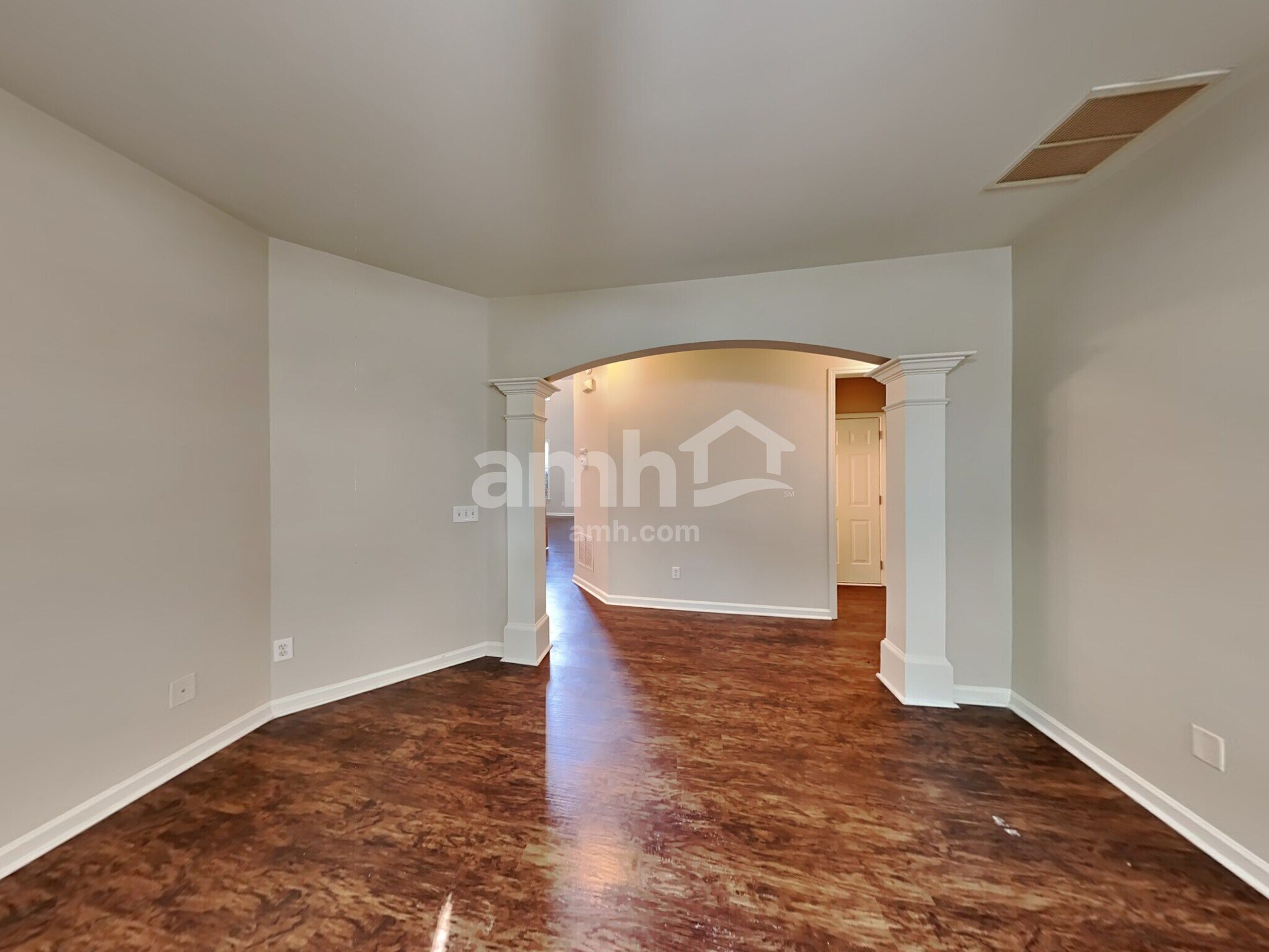 Building Photo - 5 Horseshoe Ln