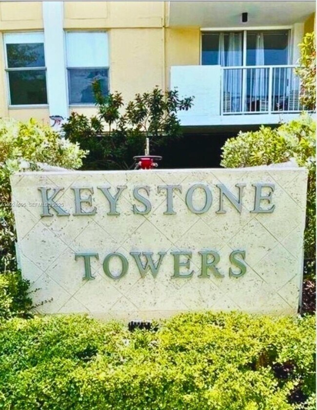 Primary Photo - 2020 NE 135th St