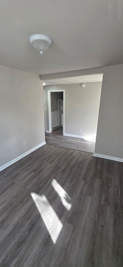 Building Photo - 123 W Main St