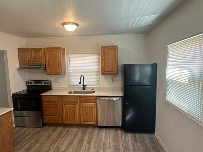 Building Photo - 3 Bedroom Single Family Home in Greeley