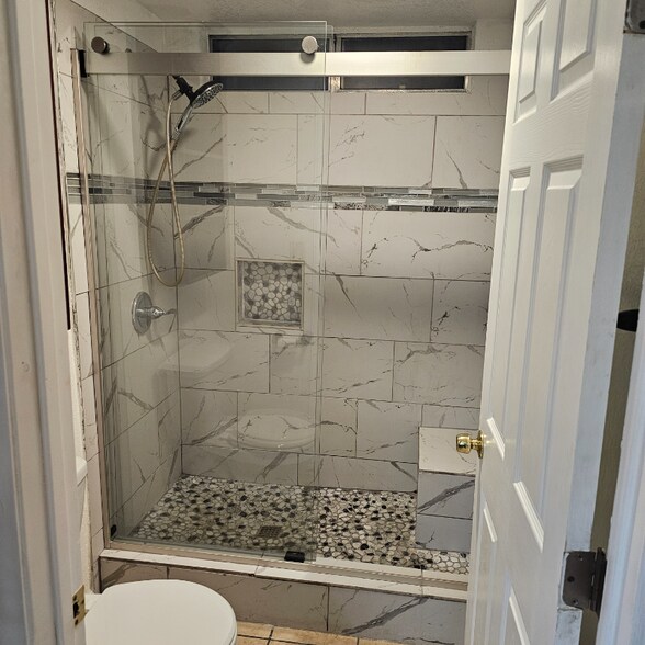 Building Photo - 101 W Olive Ave