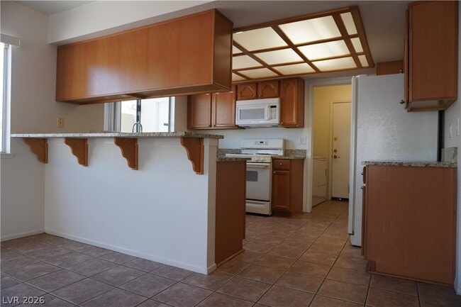 Building Photo - 8328 Del Rey Ave
