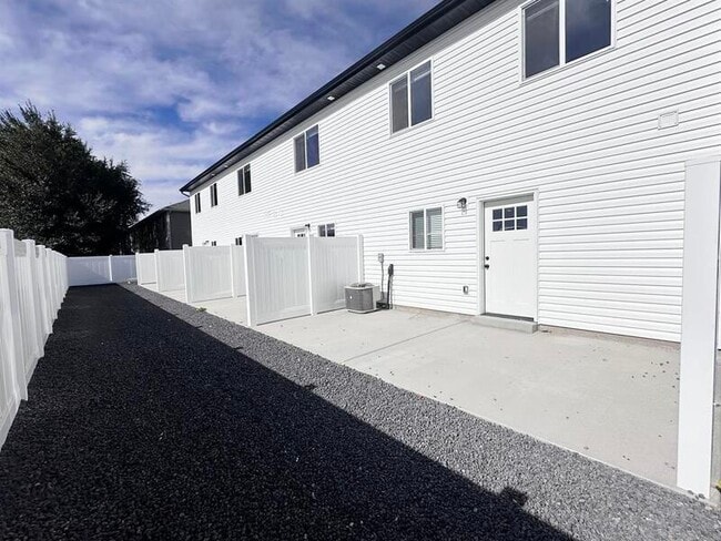 Building Photo - 1720 E Main St