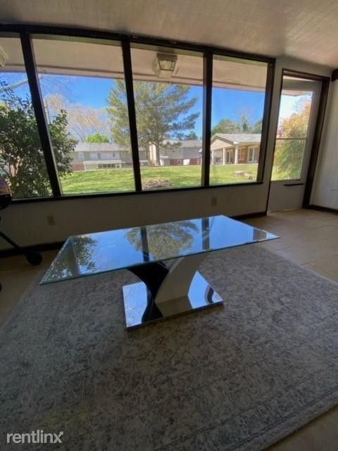 Building Photo - 3 br, 1.5 bath Townhome - 2090 Kings Gate Cir