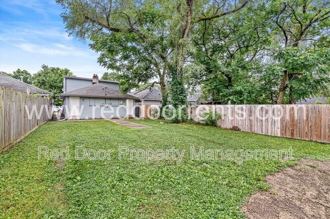 Building Photo - 970 Edgemont Ave