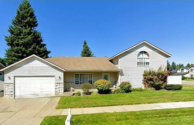 Primary Photo - 3 Bed, 3 Bath House