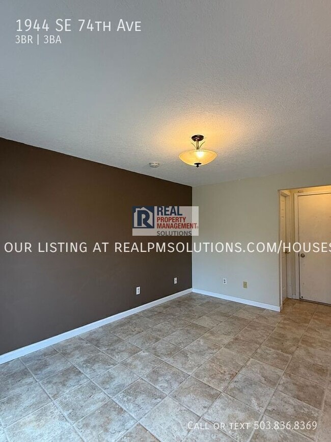 Building Photo - 1944 SE 74th Ave