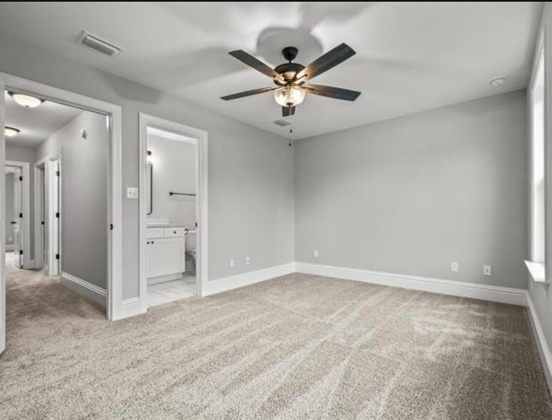 Building Photo - 10 Old Courthouse Way