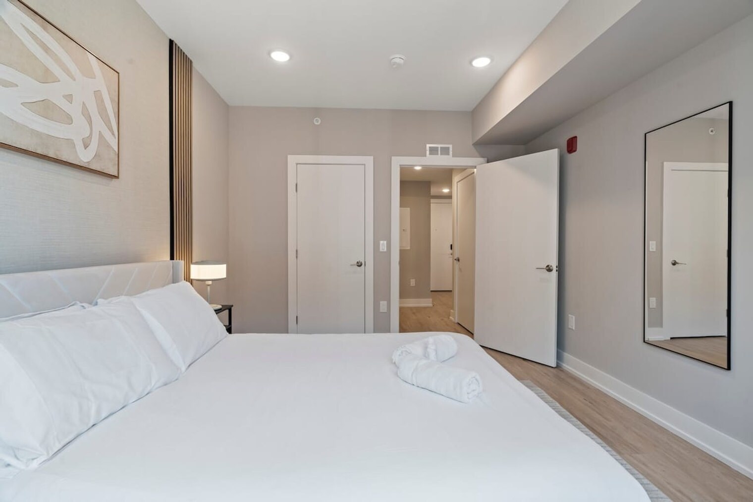 Building Photo - 901 Canal St