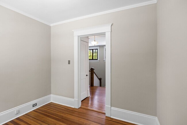 Building Photo - Historic Home in Wake Forest!