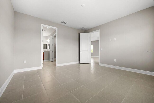 Building Photo - 10072 Lake Wales Cir