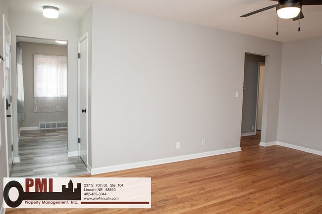 Building Photo - 820 S 38th St