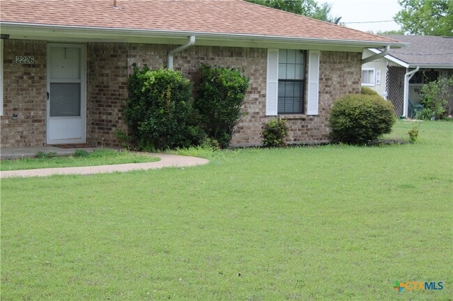 Building Photo - 2226 University Dr