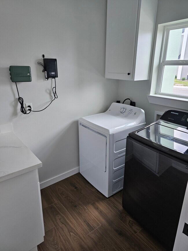 Building Photo - 5303 N Crown Pt