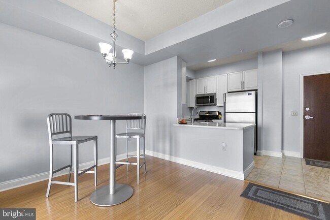 Building Photo - 11760 Sunrise Valley Dr
