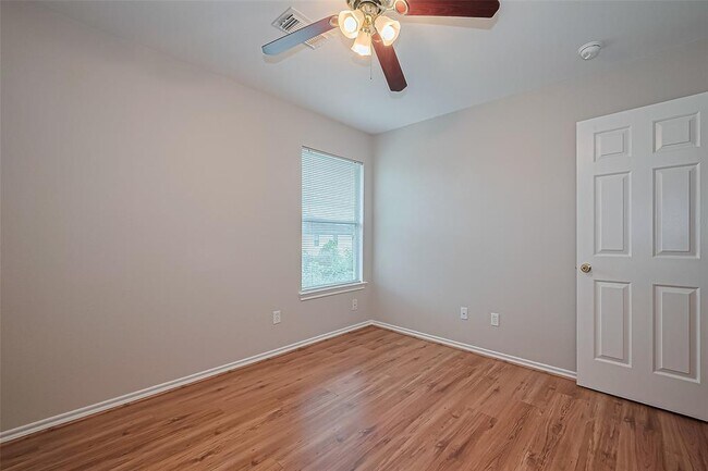 Building Photo - 16839 Carrollton Creek Ln