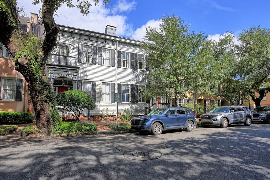 Building Photo - 403 Tattnall St