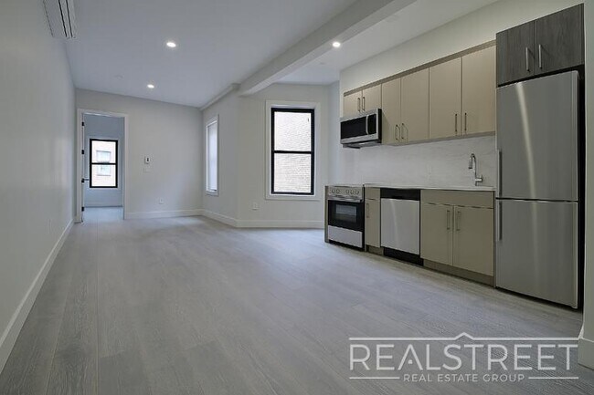 Building Photo - Brand New 1 Bed w Full Kitchen Amenities in Prime Crown Heights