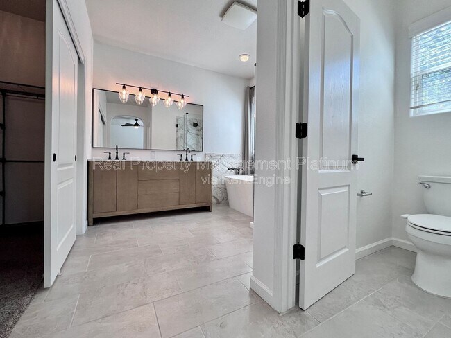 Building Photo - 1766 Glen Oban Ln