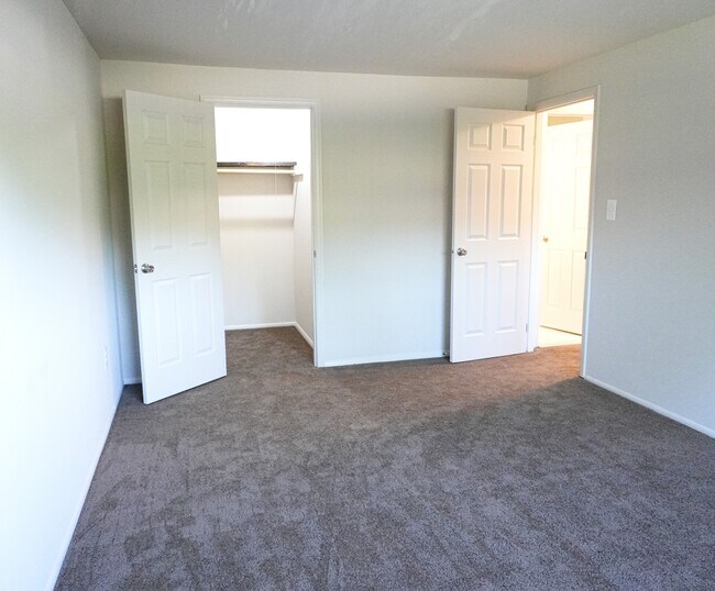 Master Bedroom - 1663 N Forest Park Ave