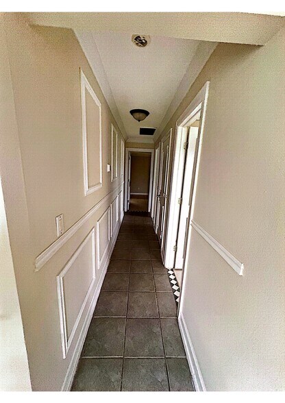 Building Photo - 1505 SE 36th St