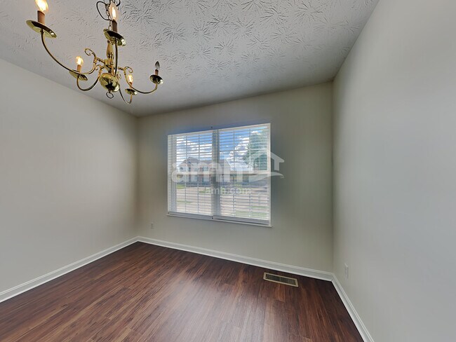 Building Photo - 2324 Pleasant Meadows Dr