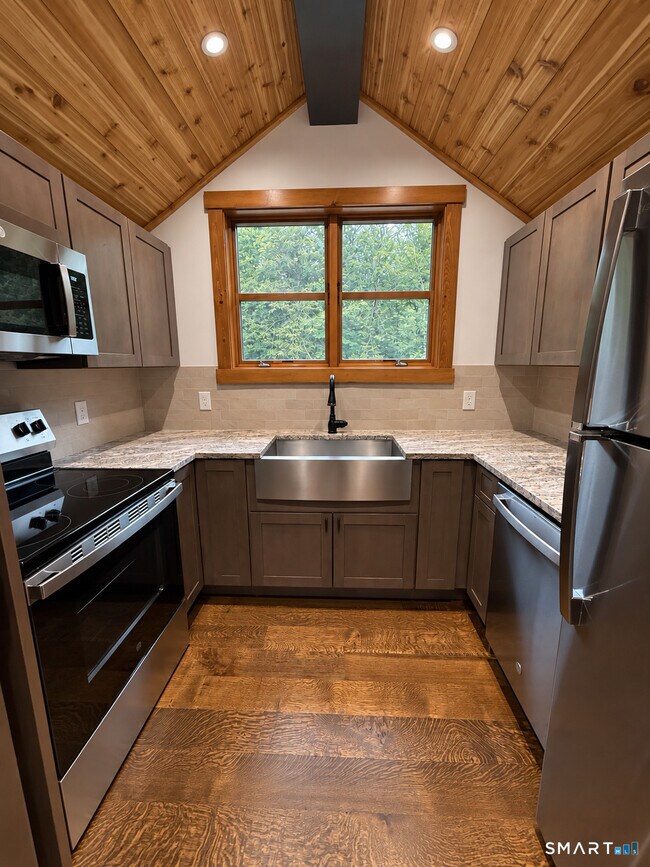 Building Photo - 12 Cedarstone Road