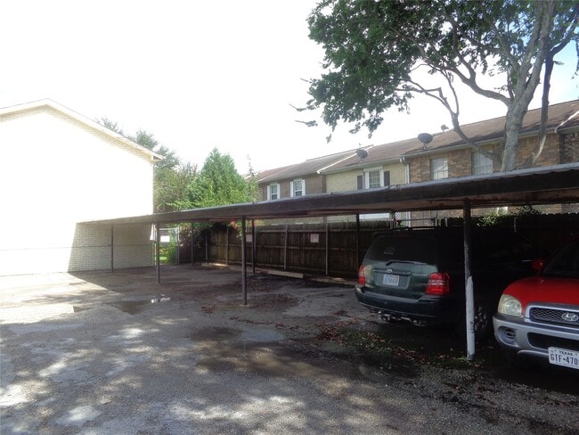 Building Photo - 1403 Blalock Rd