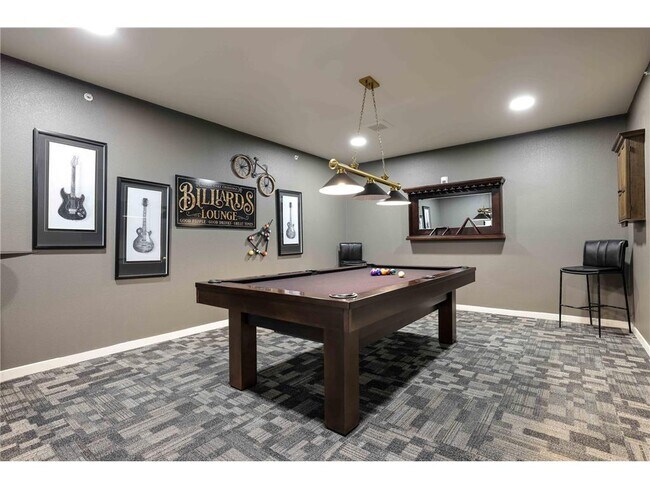 Building Photo - 28 7th St NE