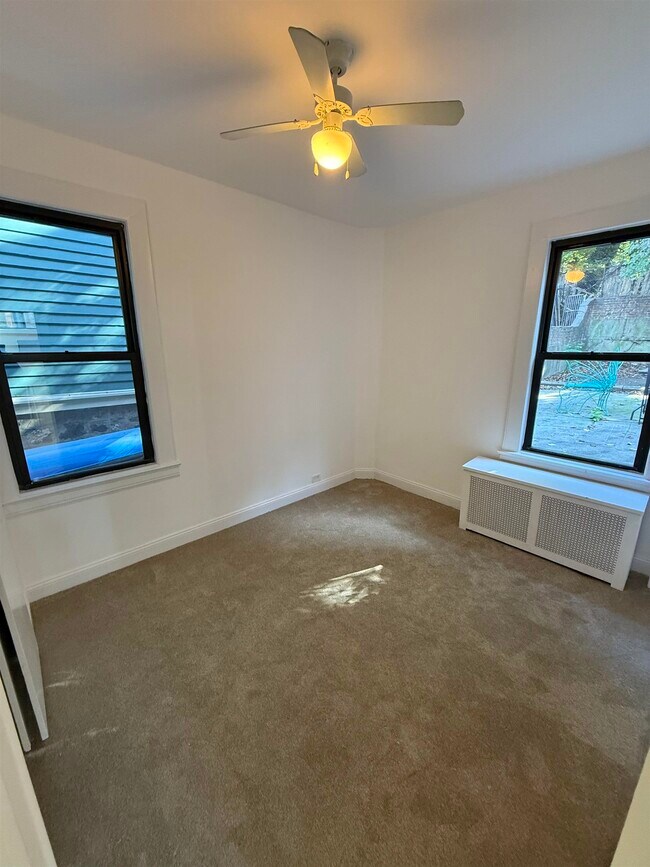 Building Photo - 644 WESTSIDE Ave