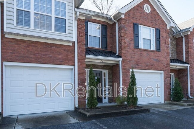 Building Photo - 215 Morris Ln