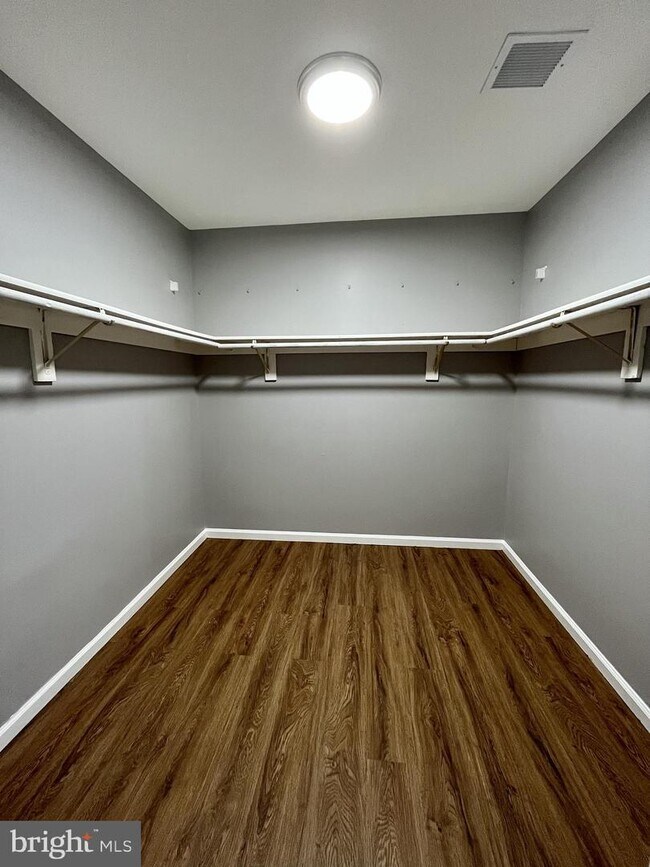 Building Photo - 1 Ketch Ct