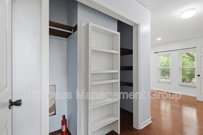 Building Photo - 7668 Chatham Cir NW