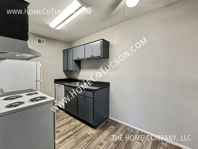 Building Photo - 3993 N Campbell Ave