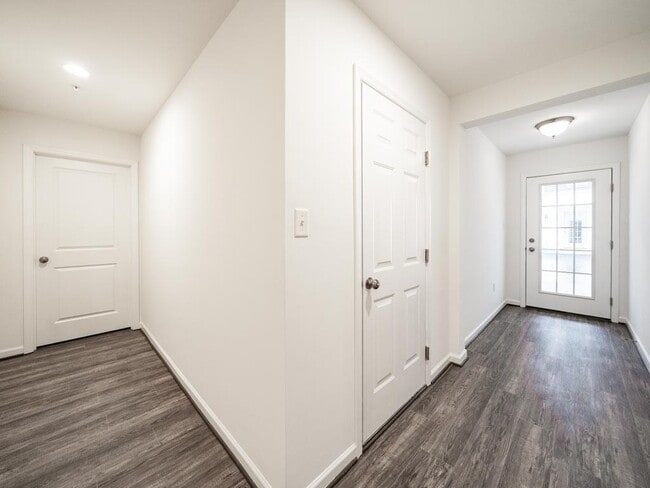 Building Photo - 2120 Westcott Ln